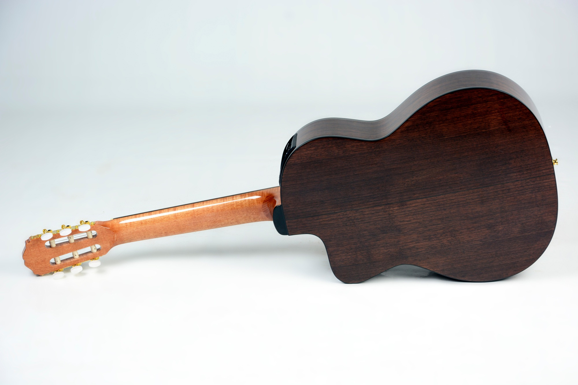 VIOLÃO TAKAMINE ELÉTRICO NYLON GC6CE